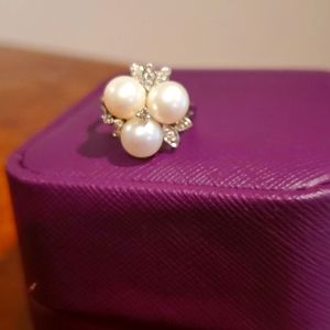 14k Pearl and diamond ring